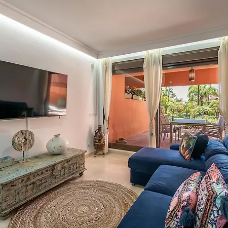 Apartment Precioso De Planta Baja En Salinas, *